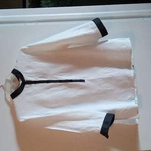 Ishyu,L,white/black trim